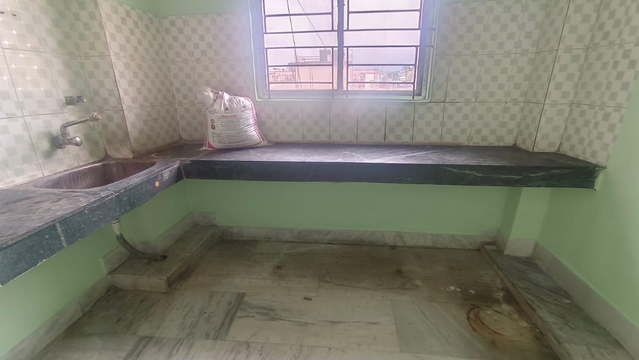 Unfurnished 3bhk in Gandhi Basti, Sarania Hills, Guwahati, Assam, India for Rent